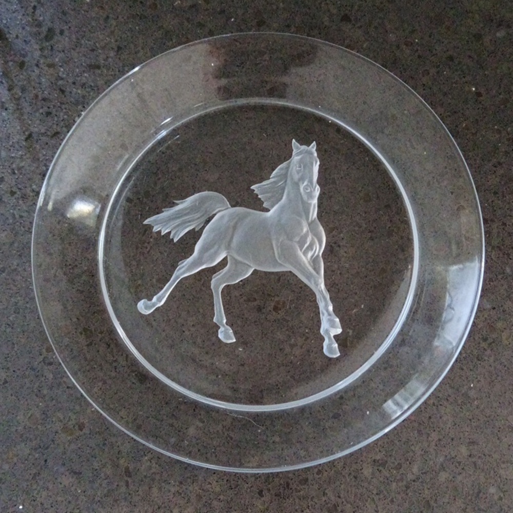 2026 The Year Of Horse 7 1/4" Diameter Crystal Wine Bottle Coaster - Picture 3 of 12